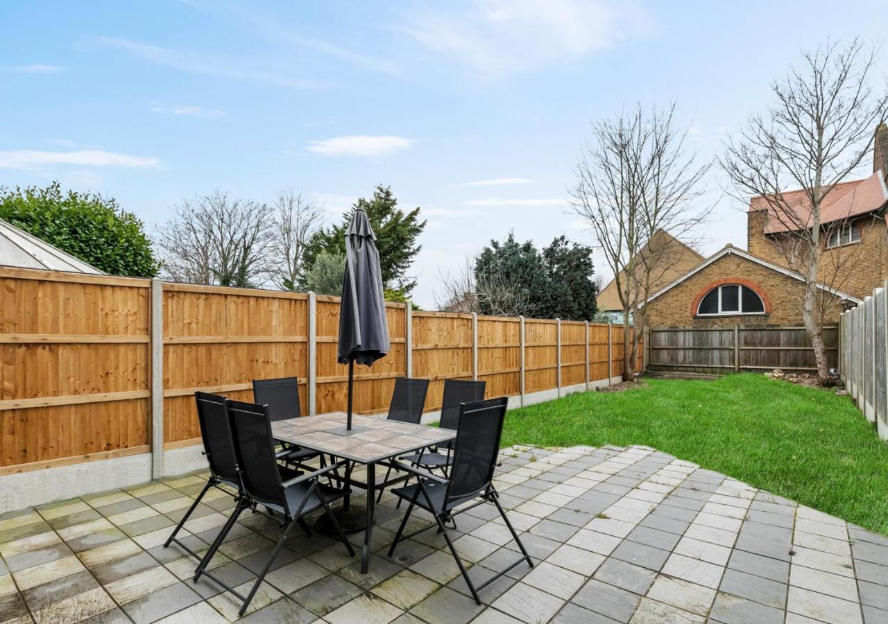 شقة Two Bed Flat In Bush Hill Park انفيلد المظهر الخارجي الصورة