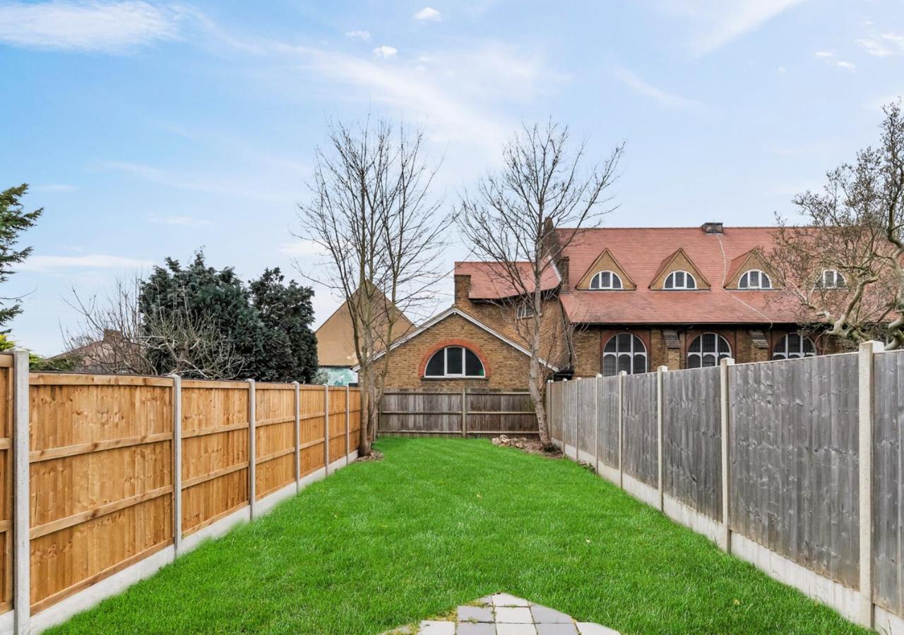 شقة Two Bed Flat In Bush Hill Park انفيلد المظهر الخارجي الصورة