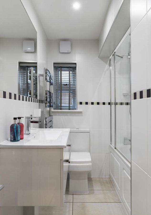 شقة Two Bed Flat In Bush Hill Park انفيلد المظهر الخارجي الصورة
